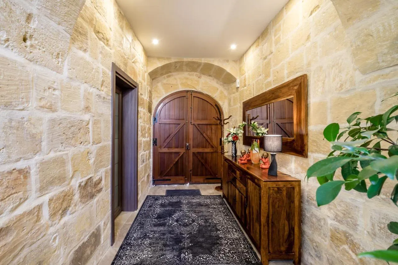 Luxurious Villa With Indoor Heated Pool Zurrieq 0*,  Malta